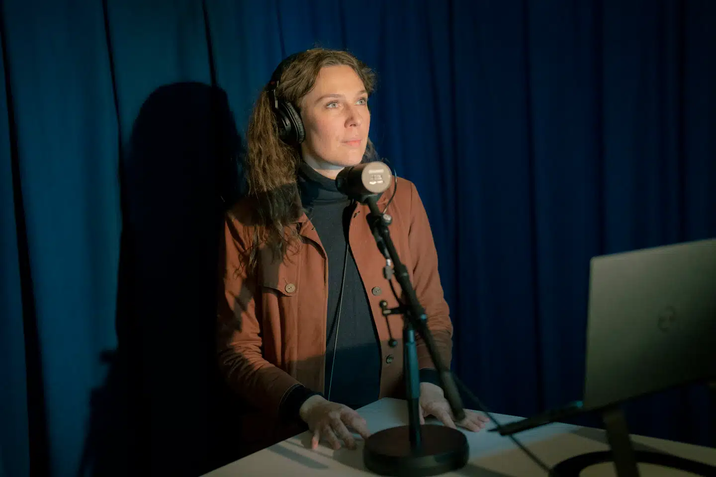 Berlingskes journalister læser som noget nyt udvalgte artikler højt. Her er redaktør for højtlæste artikler, Ida Hasgaard Røntorp i studiet.