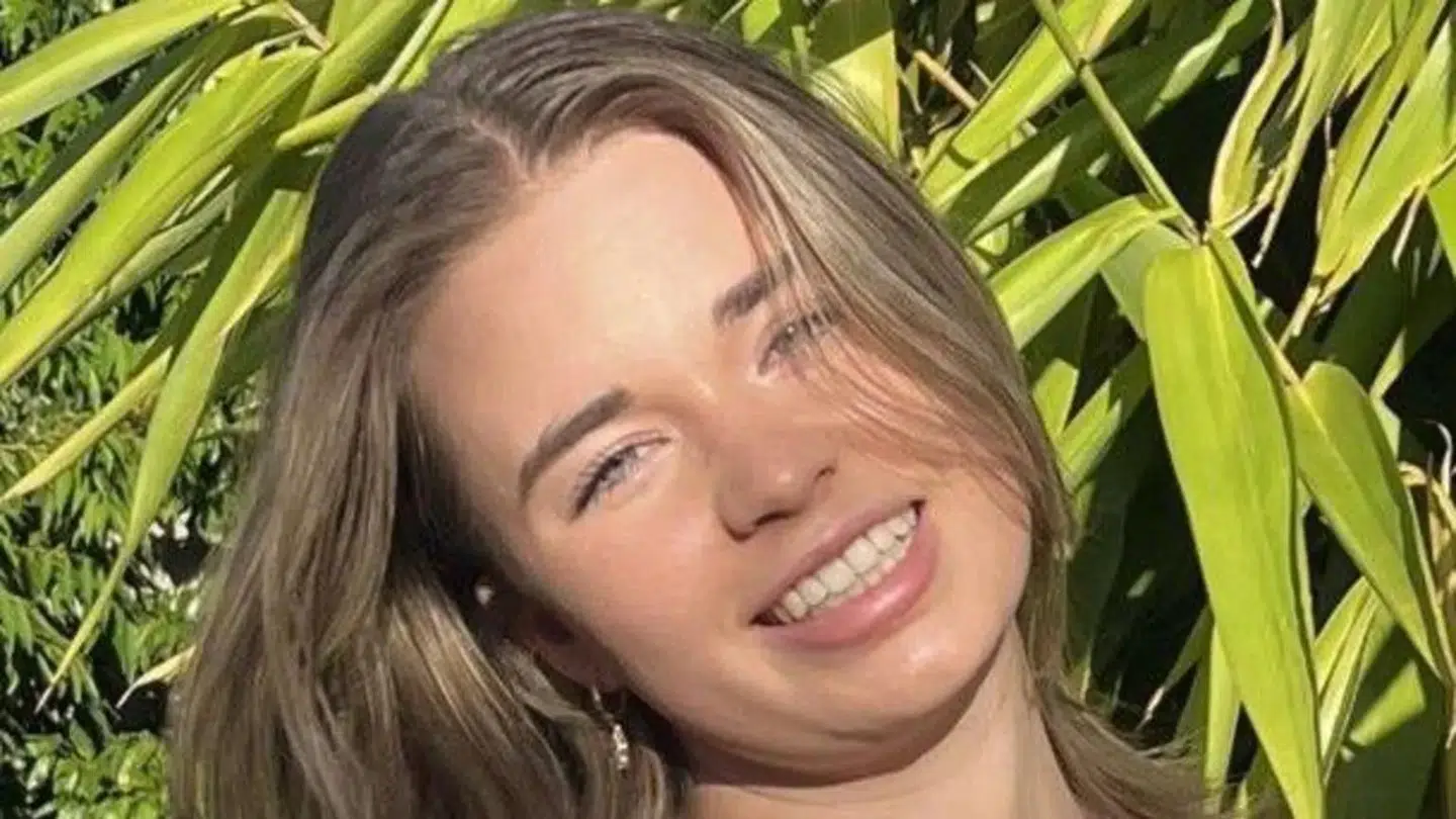 19-årige Holly Bowels var en af de seks, der mistede livet i Laos.