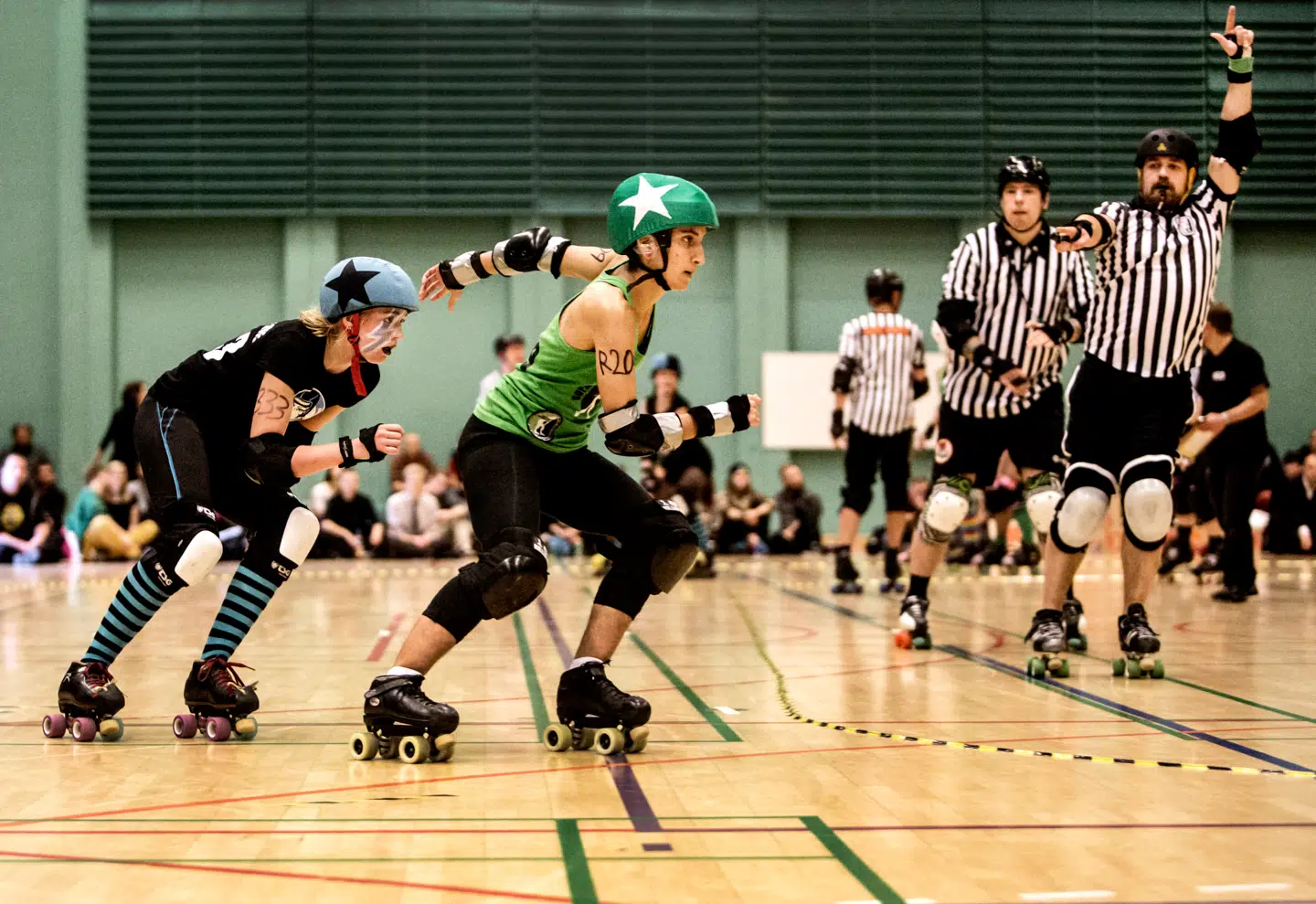 Copenhagen Roller Derby i DGI-byen. »Transpersoner er nogle af de mest sårbare i vores samfund, og det vil betyde virkelig meget, hvis vi kan finde plads i vores idrætsfællesskaber til folk, der bryder med kønsnormerne,« skriver Frix Rode.