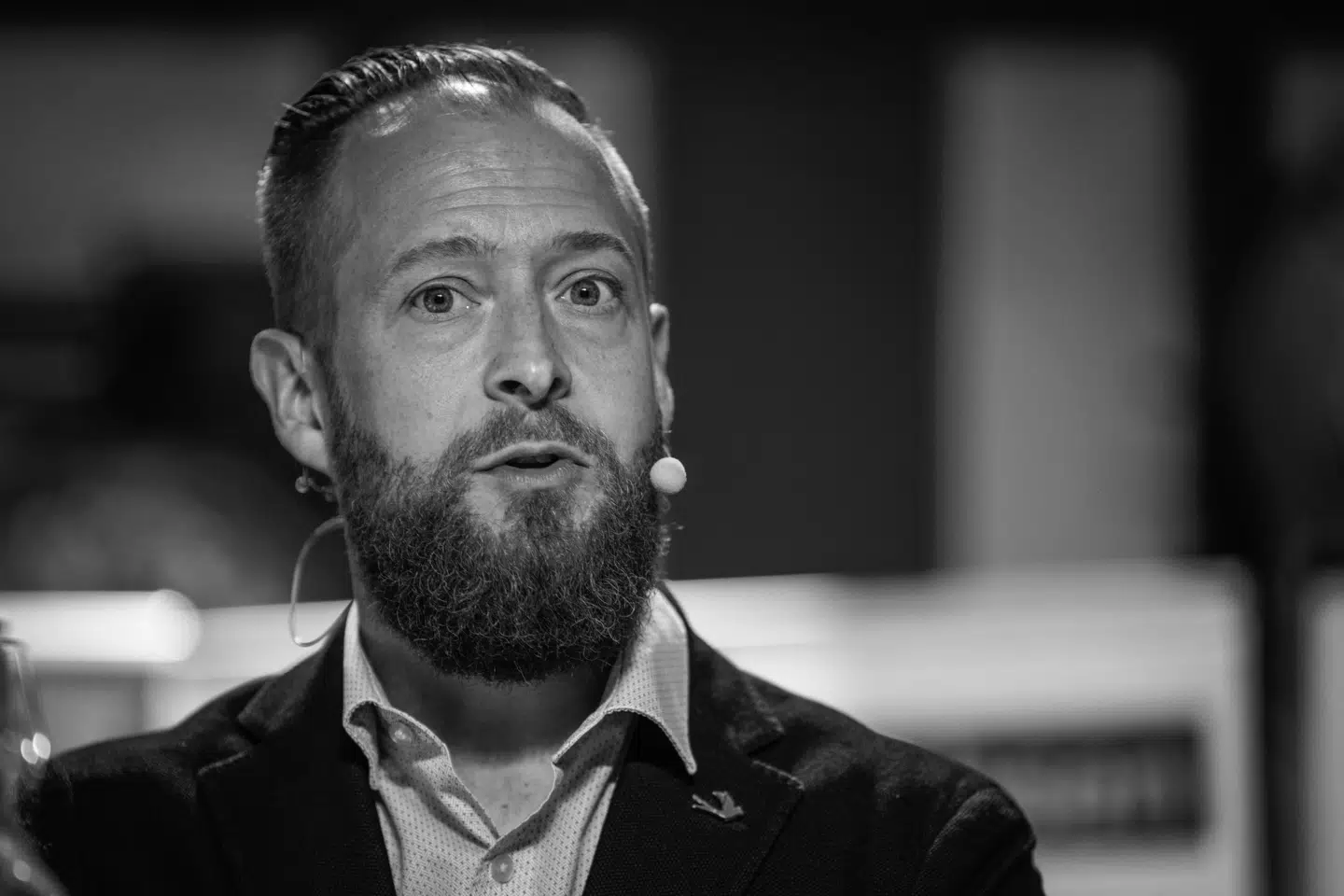 »Vi ved allerede, at kineserne ikke vil os det godt. Borgernes utryghed er en direkte konsekvens af statens overvågning og sjusk med datasikkerheden,« skriver Thorbjørn Jacobsen.