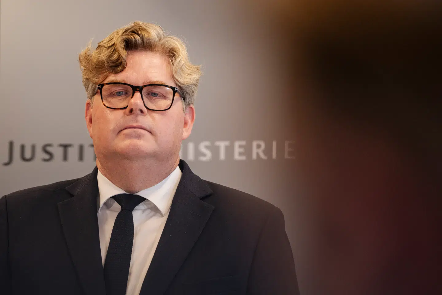 Sverige kan snart ikke længere finde nye redskaber i de danske bandepakker, når de skal bekæmpe landets bander. Det er meldingen fra landets justitsminister, der nu vil se mod andre lande for at finde nye greb i bandekrigen.