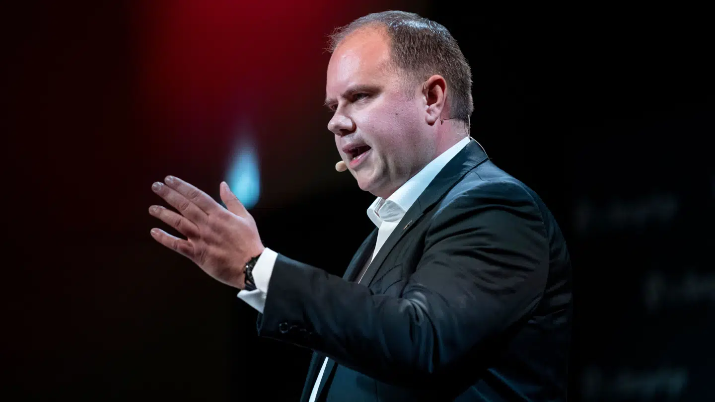 Martin Henriksen kommer til at slås for sit formandsskab, når Nye Borgerlige skal holde årsmøde i 2025. To modkandidater har meldt sig.