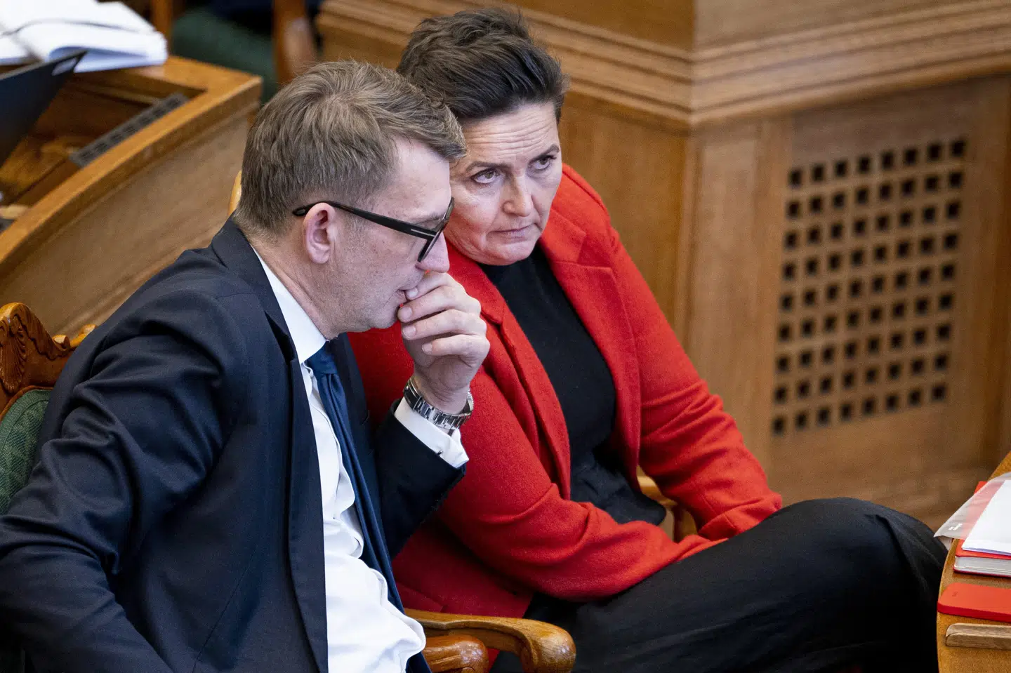 SF-formand Pia Olsen Dyhr (SF) har et godt forhold til de fleste og særligt Troels Lund Poulsen (V), som begge var formænd for ungdomspartierne samtidig, men hun afviser en regering med ham.