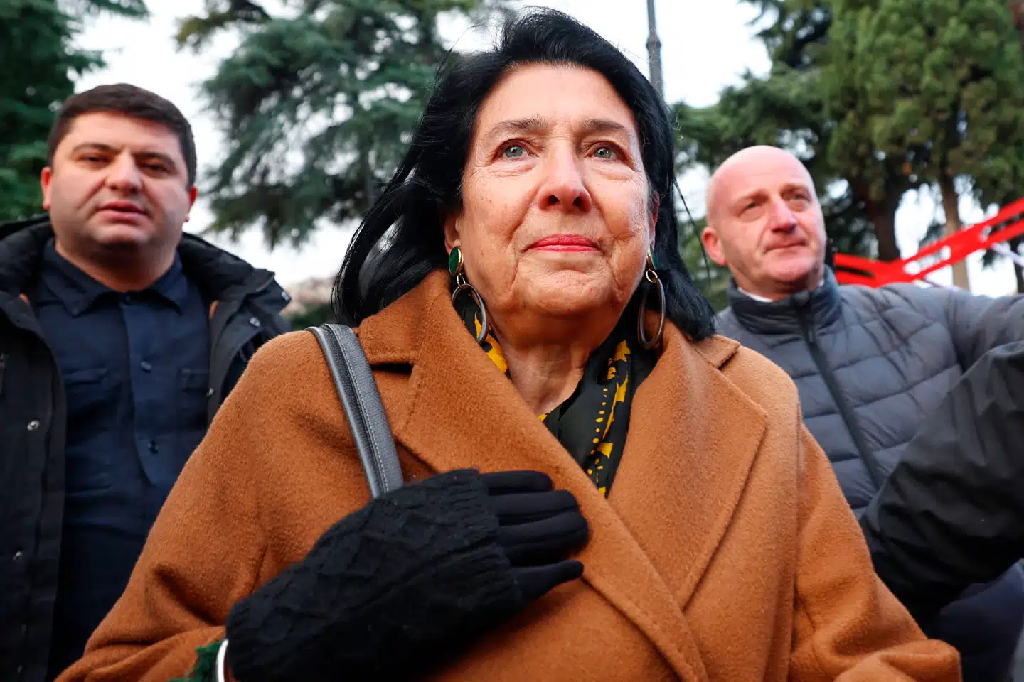 Salome Zourabichvili nægter at forlade præsidentpaladset. Foto Giogi Arjevanize, Scanpix