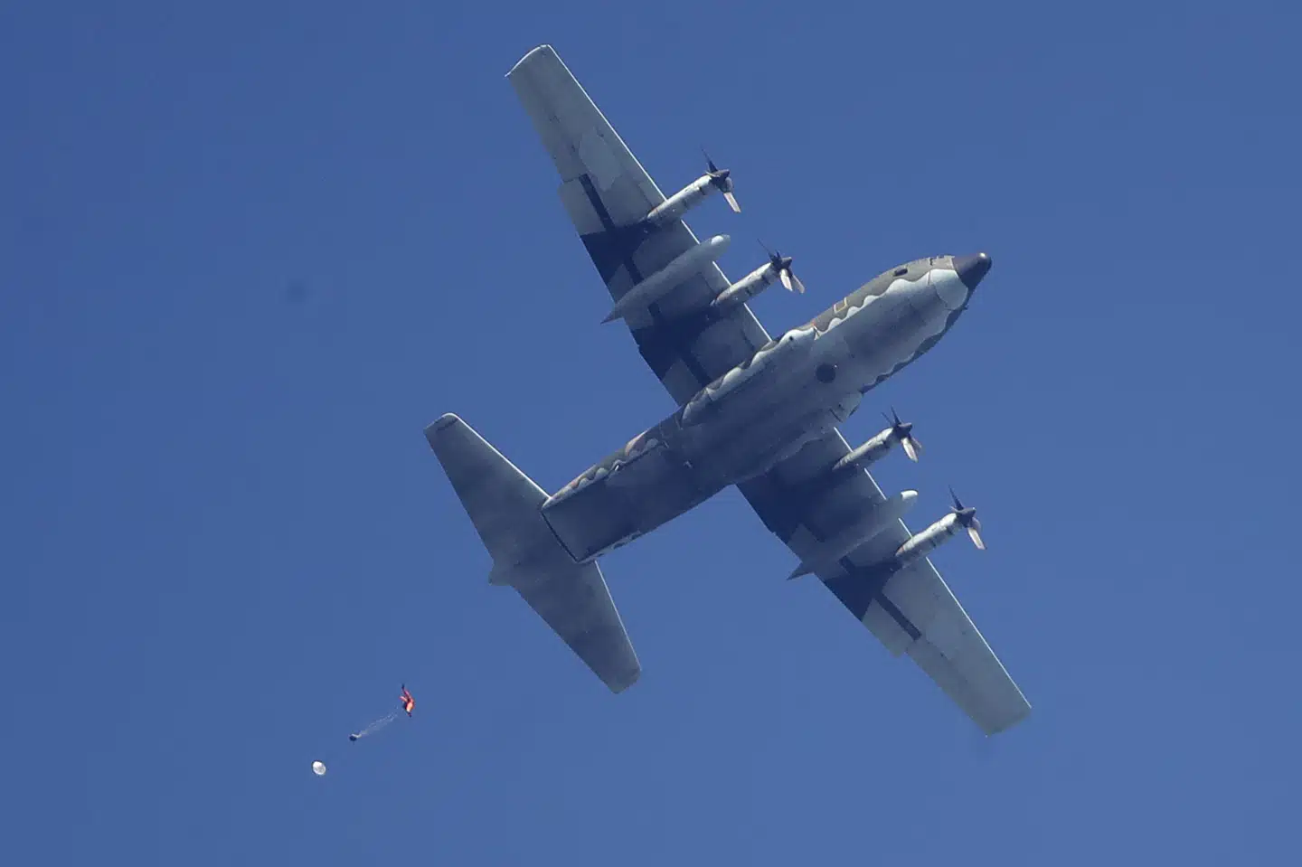 Billede fra militærøvelse i det sydlige Taiwan 20. december. Biden har fredag godkendt mere militær støtte til Taiwan.