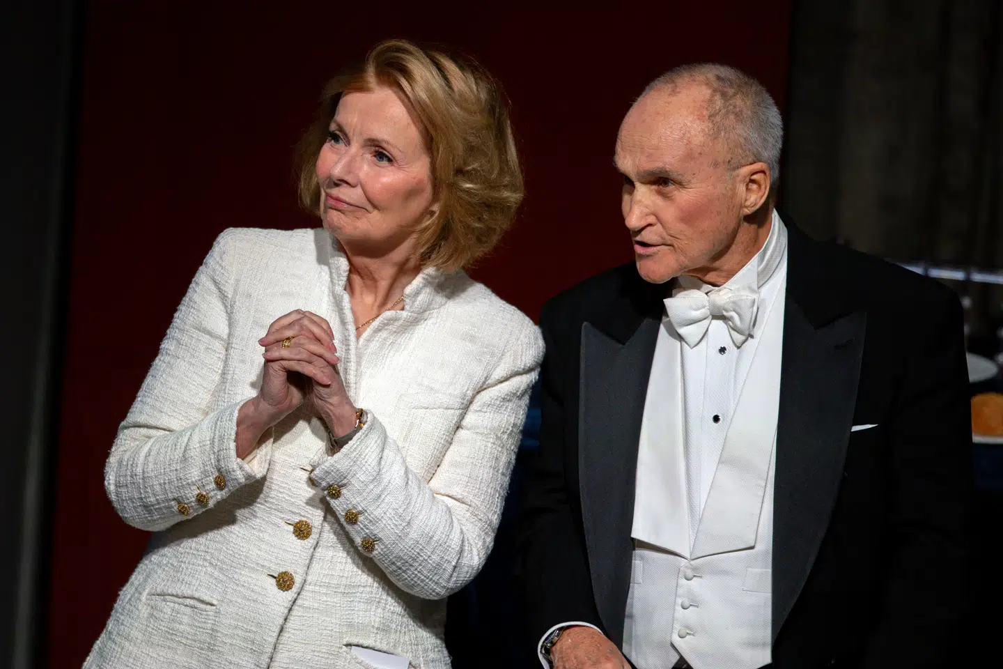 Peggy Noonan ses her ved en gallamiddag i New York i oktober i selskab med byens tidligere politichef Ray Kelly.