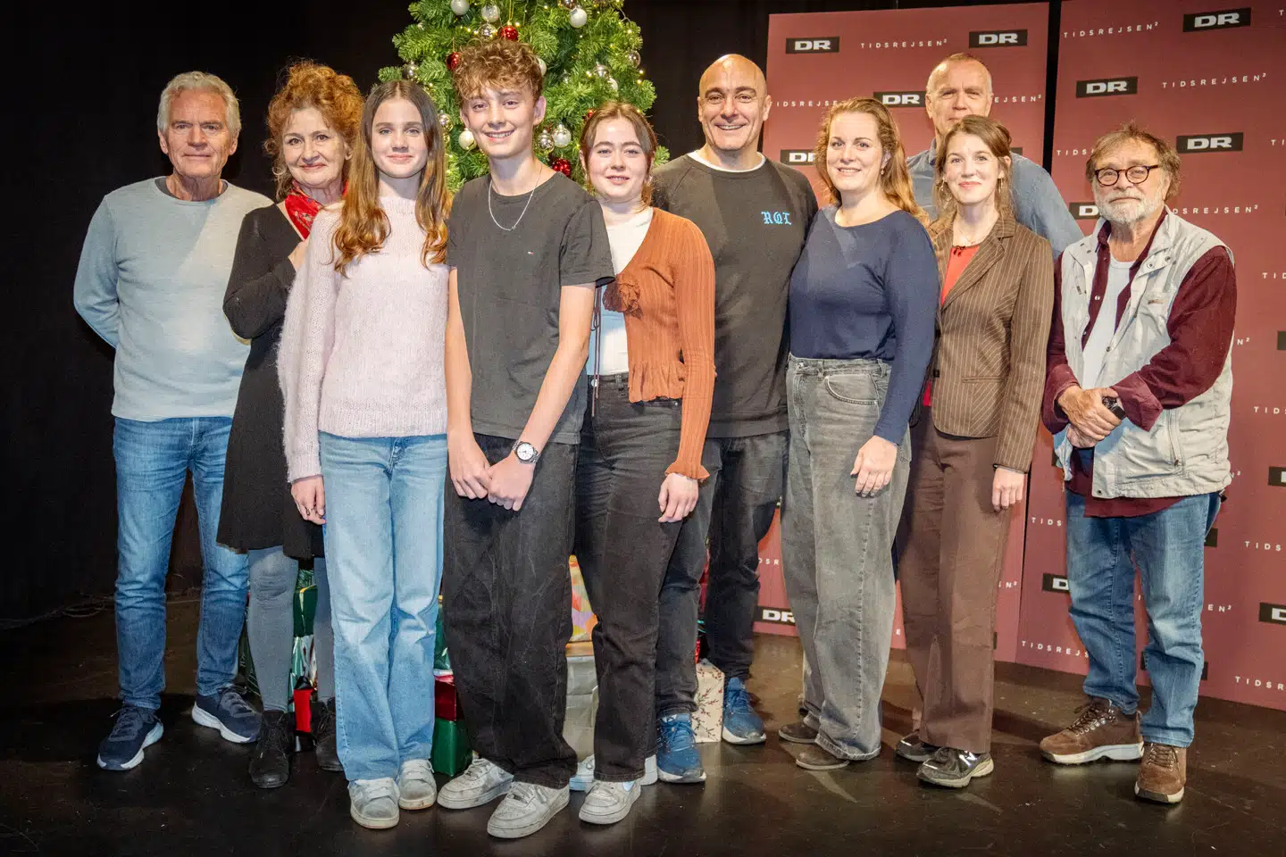 De medvirkende i årets DR-julekalender, 'Tidsrejsen 2', stiller op til pressemøde i DR Byen. Foto: Thomas Traasdahl, Scanpix.