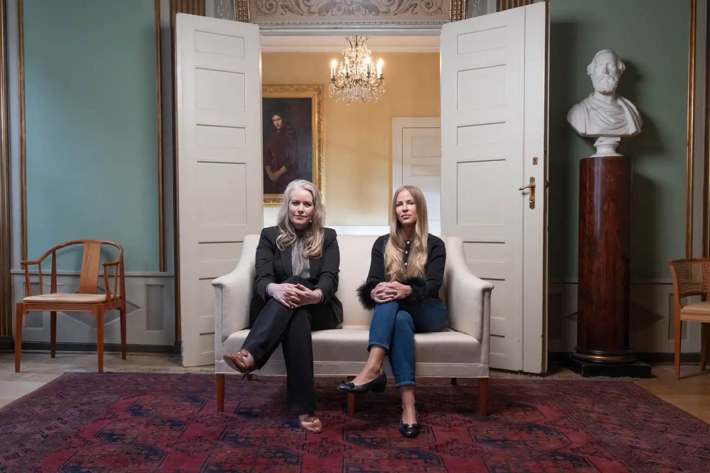 »De mænd, der vil have børn, de sørger for at få sig et parforhold og nogle børn, som de altid har gjort. Det, du bemærker, er den stærke tendens til, at mænd ikke får børn overhovedet,« skriver Anne Sofie Allarp til brevkassespørgeren. Hun ses her med Eva Selsing.