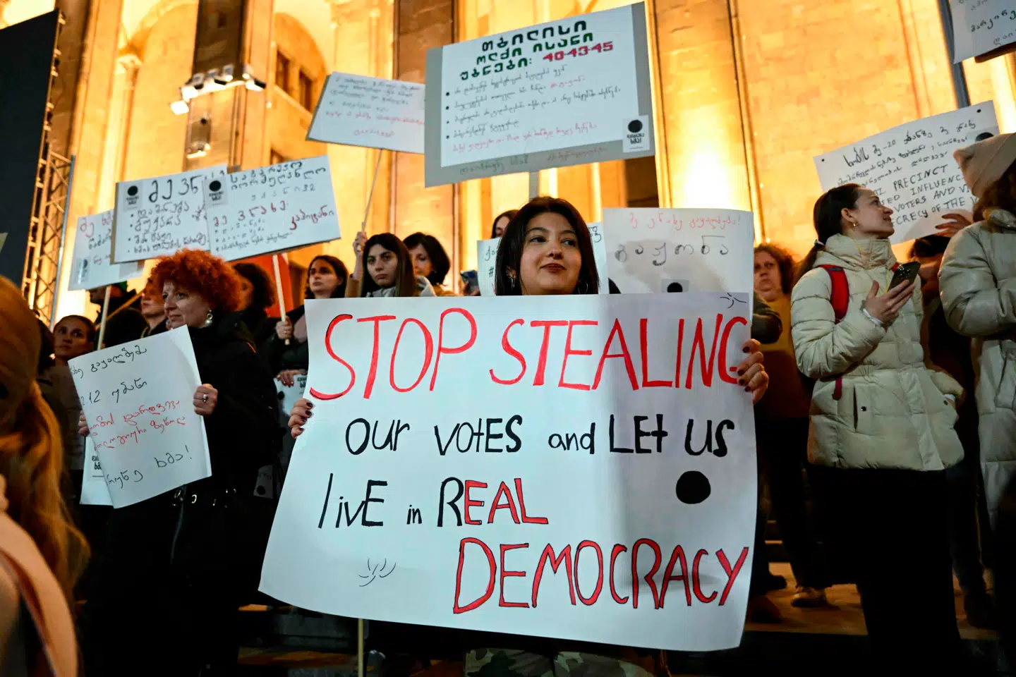 Demonstrationer i Tbilisi 17. november. Foto: Vano Shlamov, Scanpix