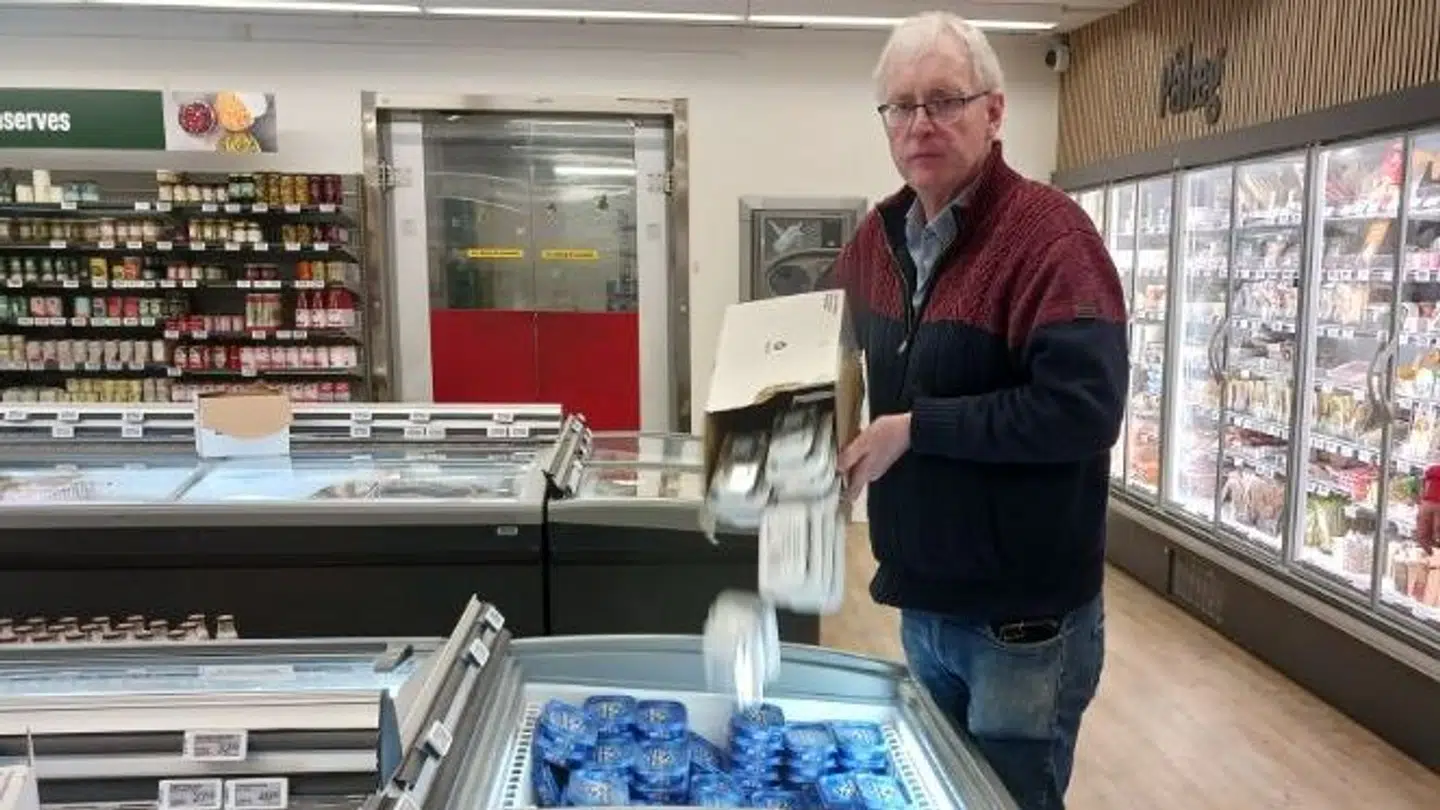 Købmand Michael Frederiksen stemplede ind i smørkrigen med et vildt ilbud.