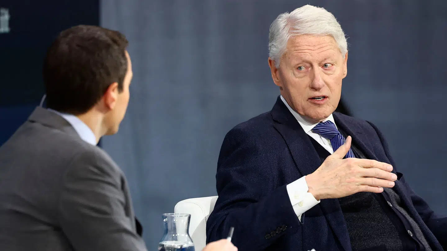 Bill Clinton er indlagt på hospitalet for observation, ifølge det amerikanske medie MSNBC.