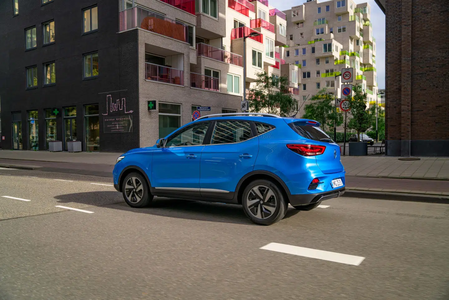 MG har sænket priserne med op til 100.000 kroner på sine MG ZS-modeller.