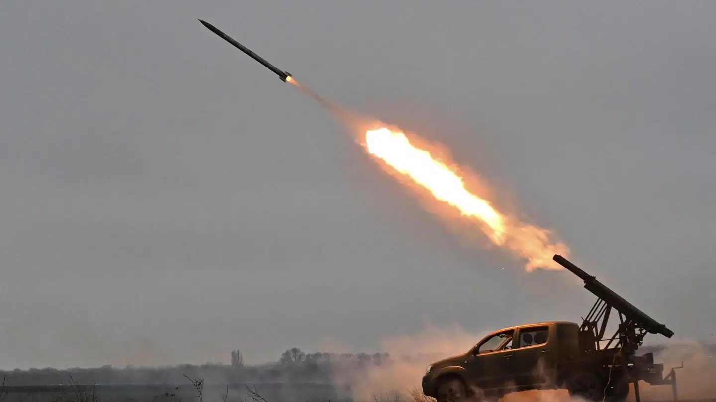 Her ses en missilaffyring i Ukraine