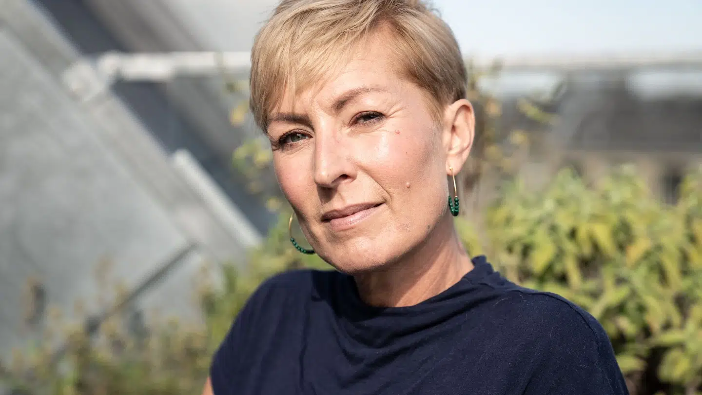 Cecilie Beck mødte første gang Jens Olaf Jersild, da hun skulle lave et kritisk interview med ham. Bagefter ansatte han hende.