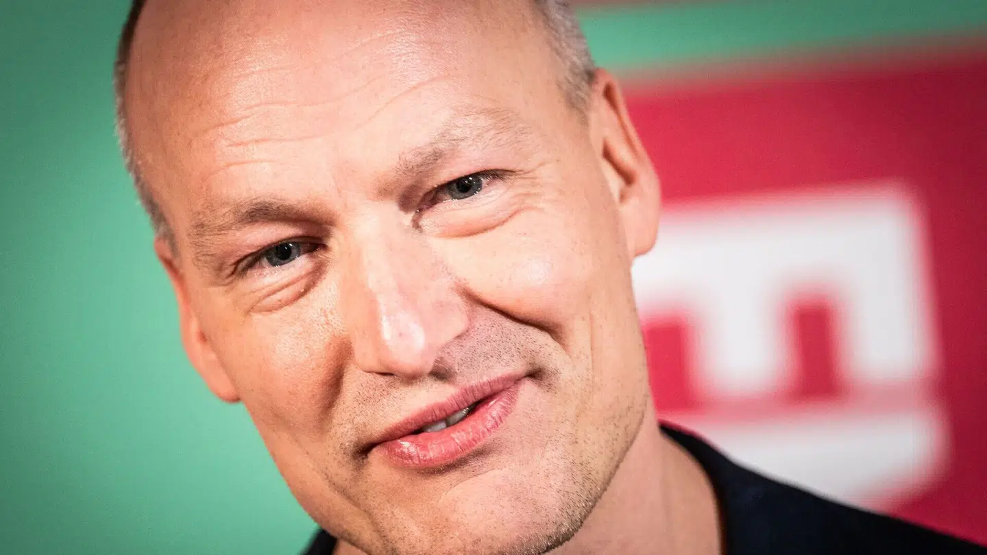 Et hovedbestyrelsesmedlem går nu direkte imod Pelle Dragsteds linje.