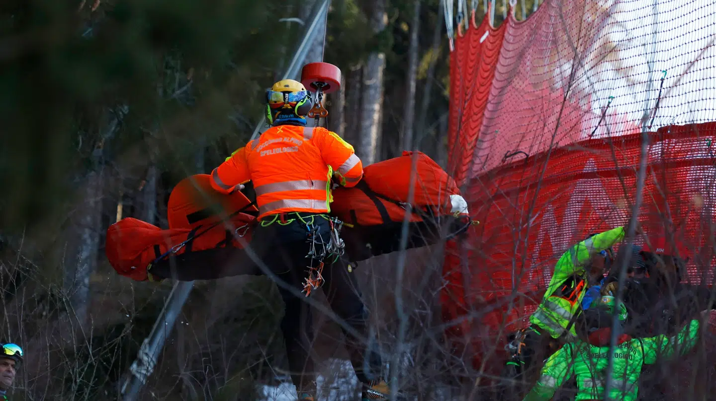 Cyprien Sarrazin blev evakueret efter et voldsomt styrt.