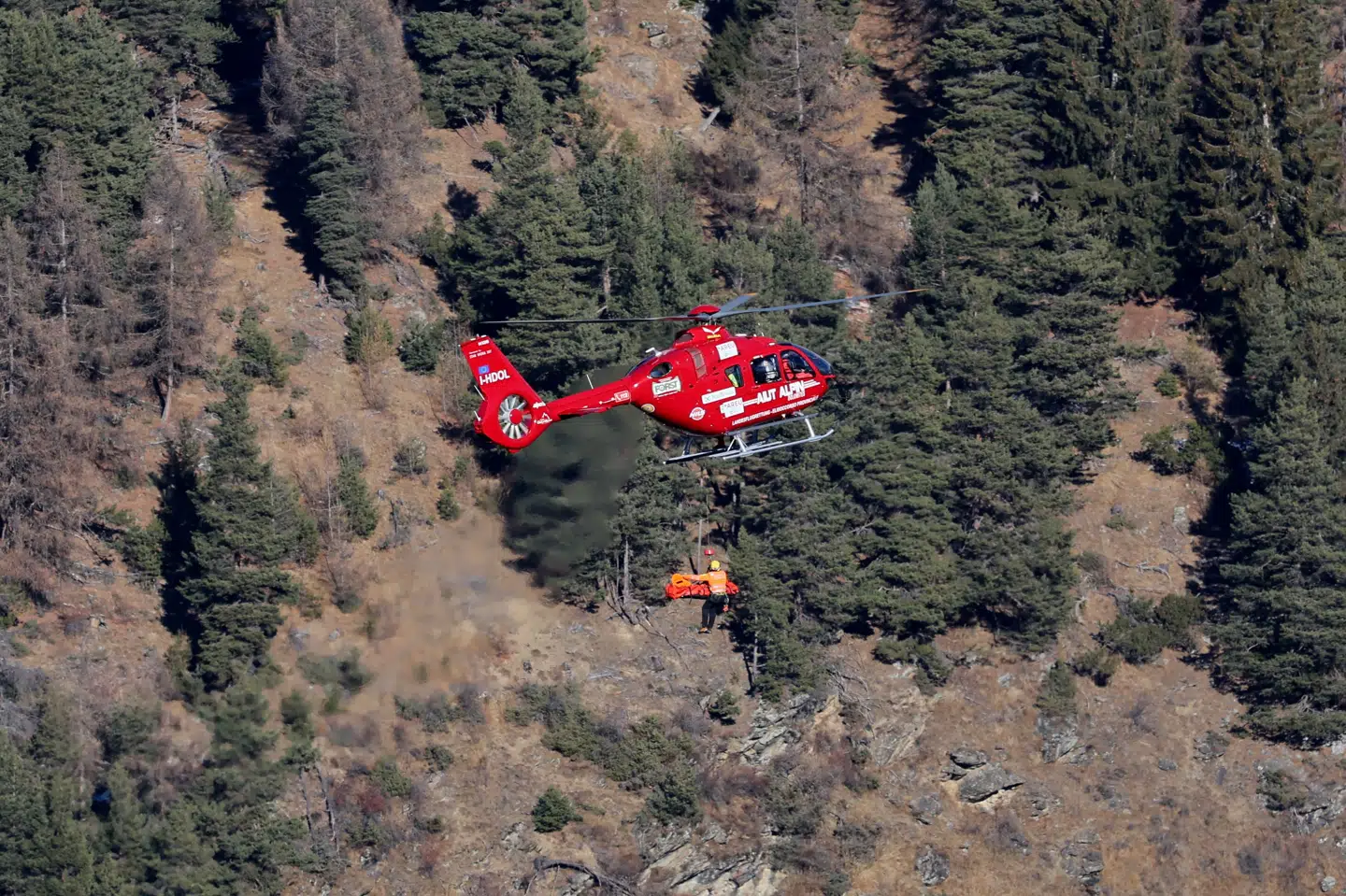 Cyprien Sarrazin blev hentet med helikopter og bragt til hospitalet.