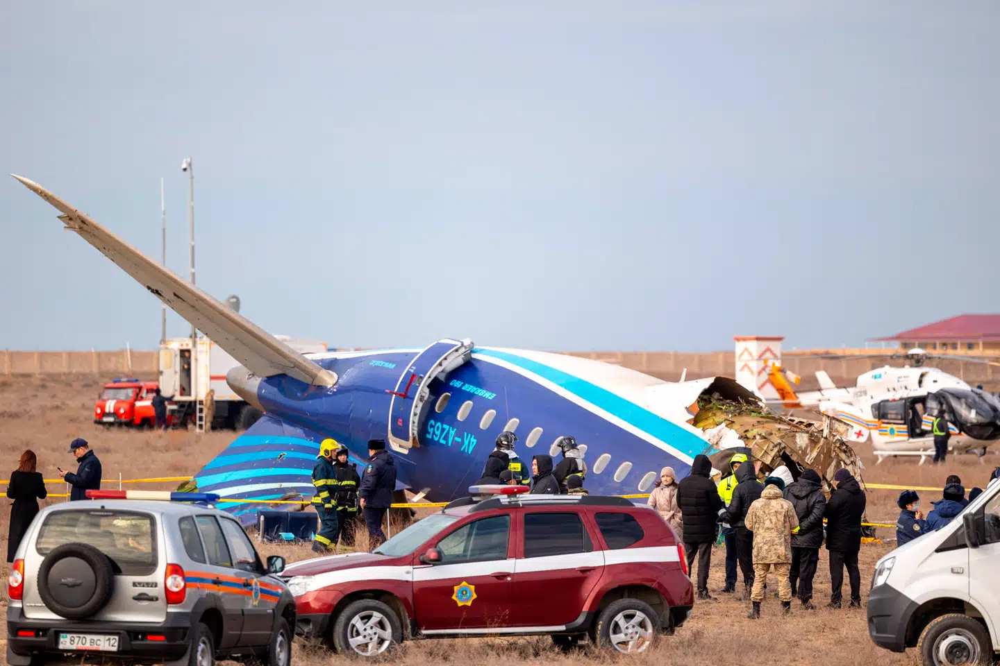Passagerflyet J2-8243 styrtede ned på en mark nær byen Aktau i Kasakhstan.