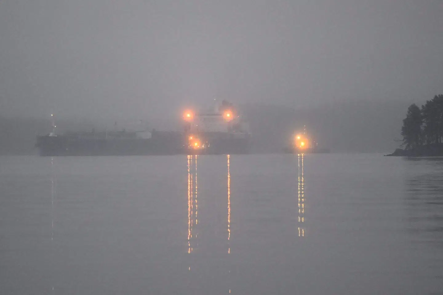 Olietanker eskorteres til beskyttet ankerplads øst for Helsinki.