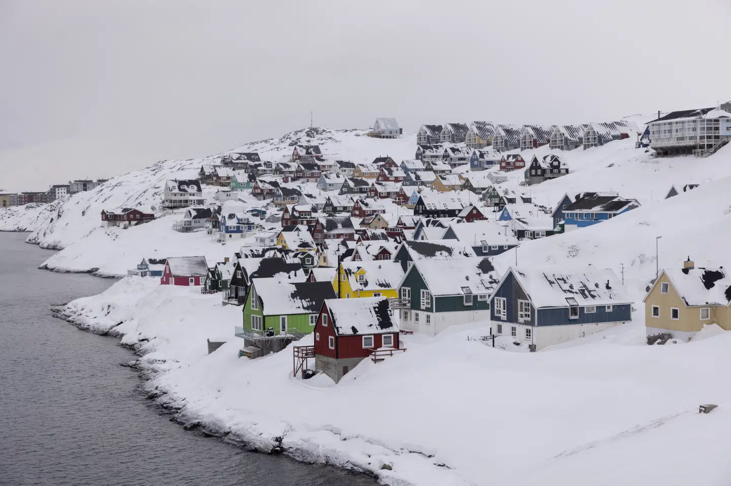 Myggedalen i Nuuk er her fotograferet i marts 2021. Lørdag har et omfattende strømsvigt ramt Nuuk og bydelen Qinngorput.