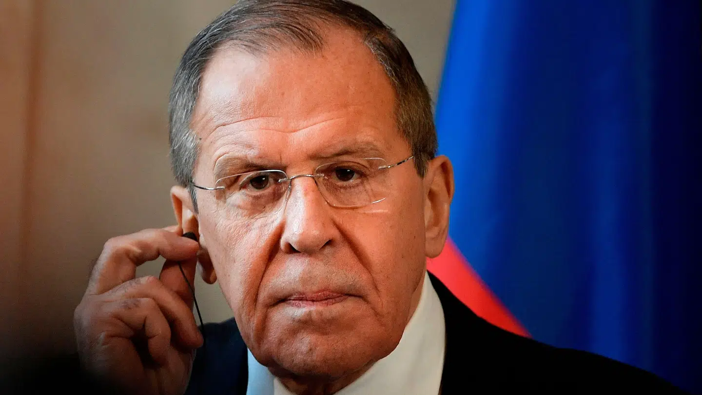 Sergej Lavrov retter søndag et skarpt blik mod Danmark.