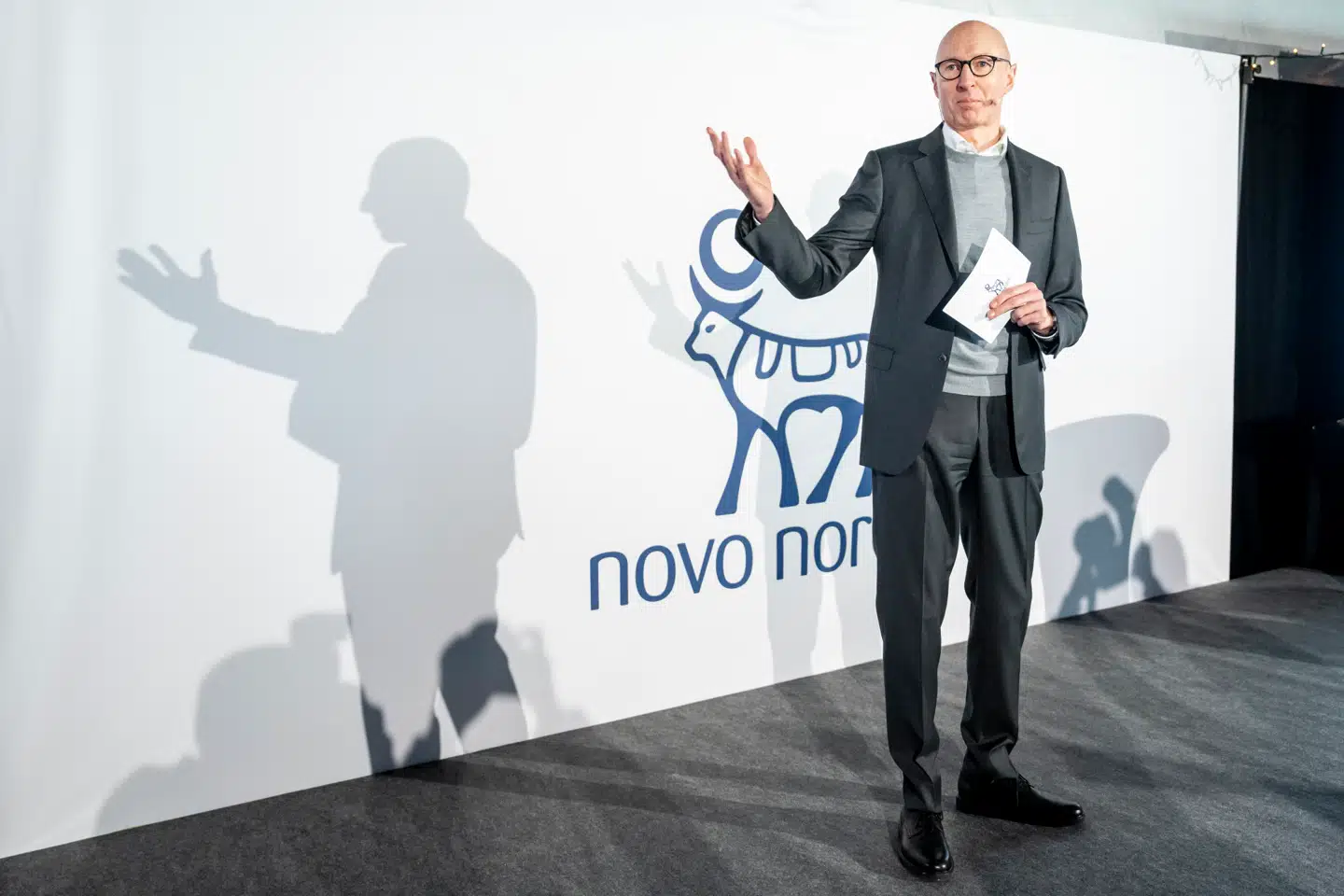16. december 2024 indviede Novo Nordisks topchef, Lars Fruergaard Jørgensen, selskabets seneste milliardinvestering, en fabrik til 8,5 milliarder kroner i Odense. Fire dage senere raslede aktiekursen ned med 20 procent efter et skuffende forskningsresultat. Foto: Mads Claus Rasmussen/Ritzau Scanpix