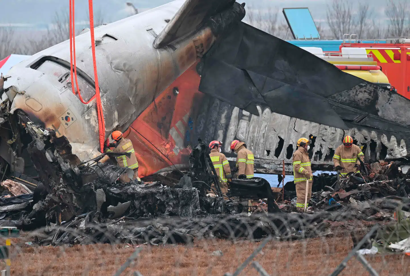 Redningsarbejdet har været enormt efter styrtet.