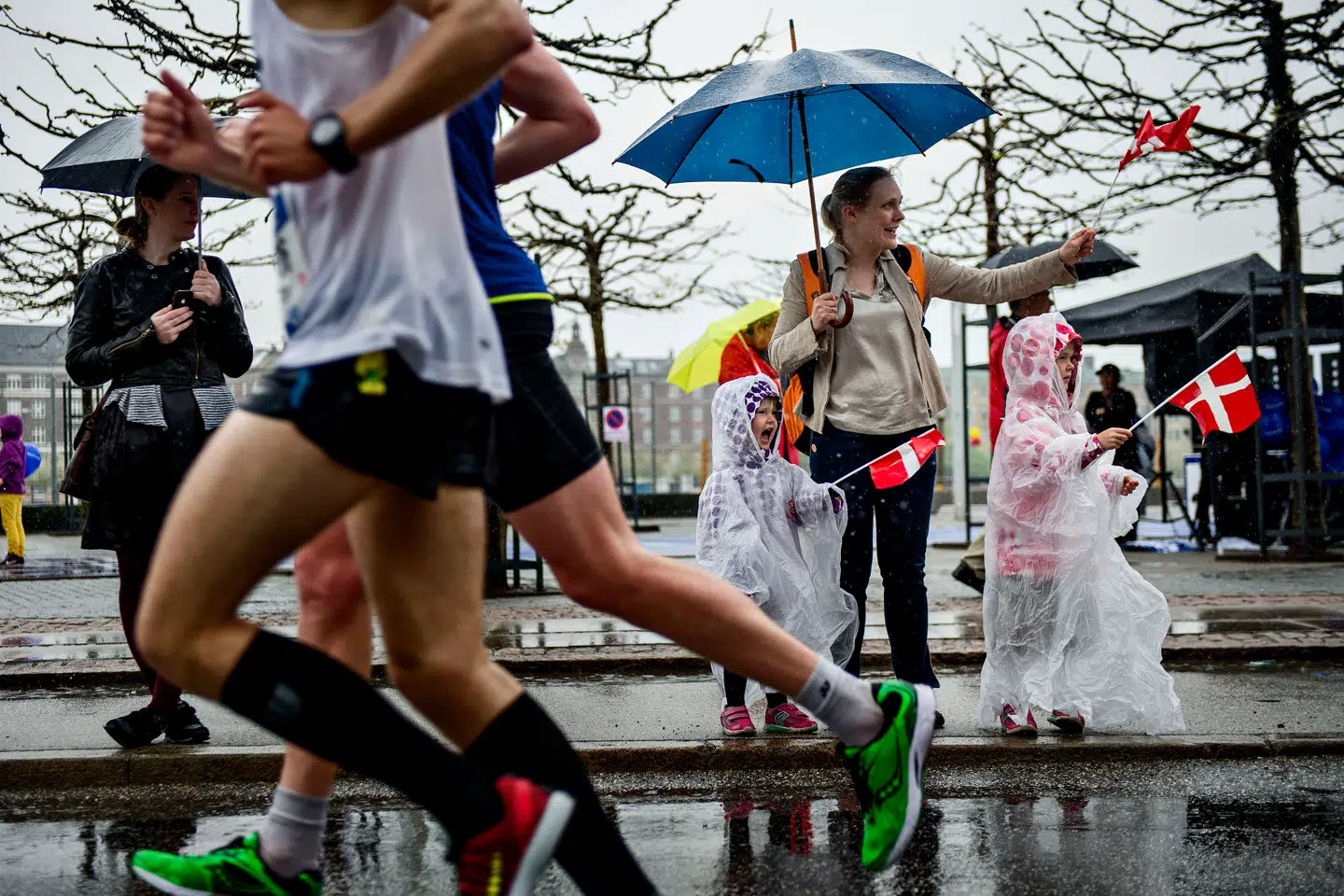 Det er nemmere at tage beslutningen om at komme i gang med at løbe end at skulle ud og løbe i regnvejr efter arbejde.