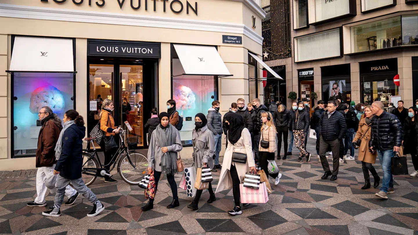 Måske der bliver lidt bedre råd til en tur på Strøget i 2025.