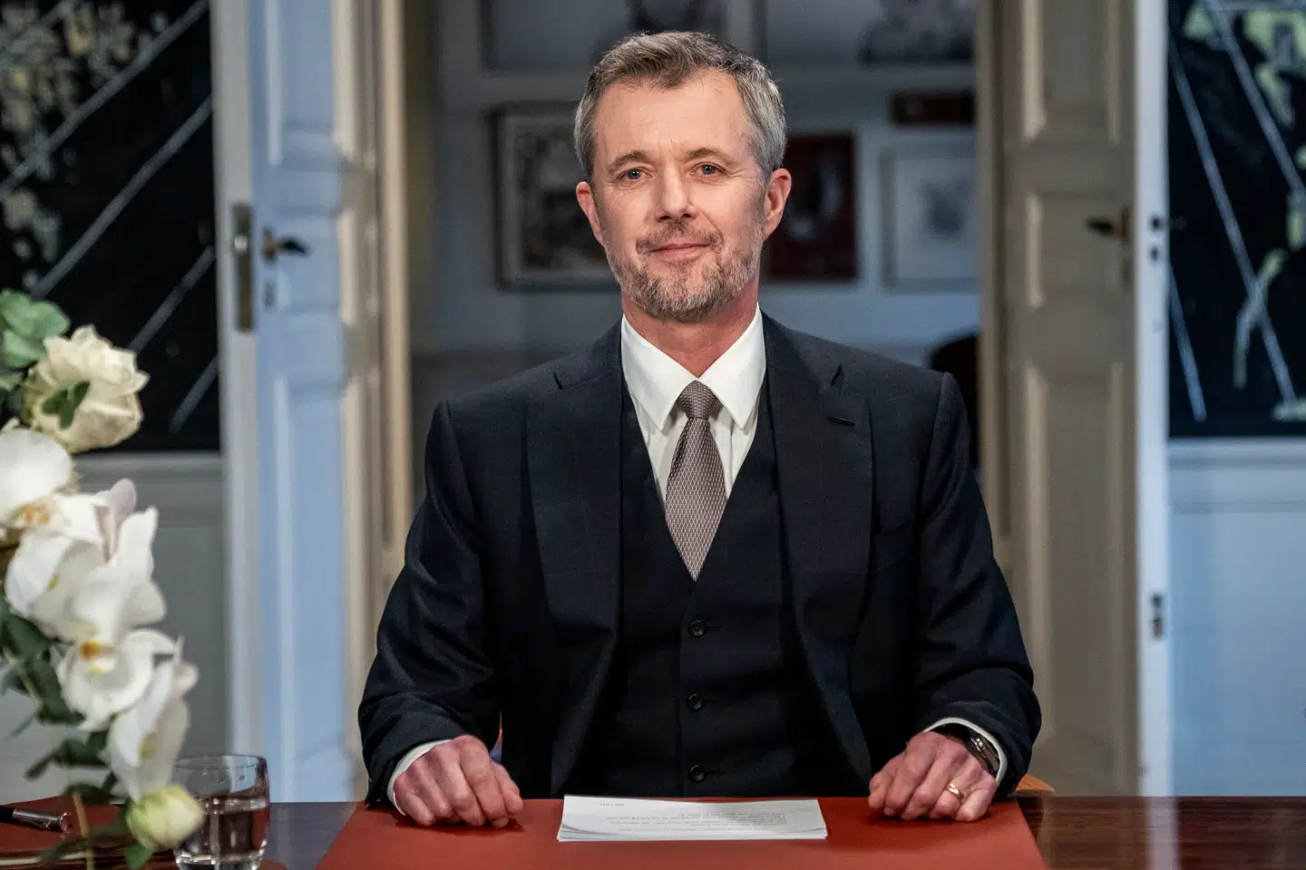 Kong Frederik X efter nytårstalen i Frederik VIII's Palæ på Amalienborg Slot i København, Danmark, tirsdag den 31. december 2024. Det er kongens første nytårstale efter tronskiftet.