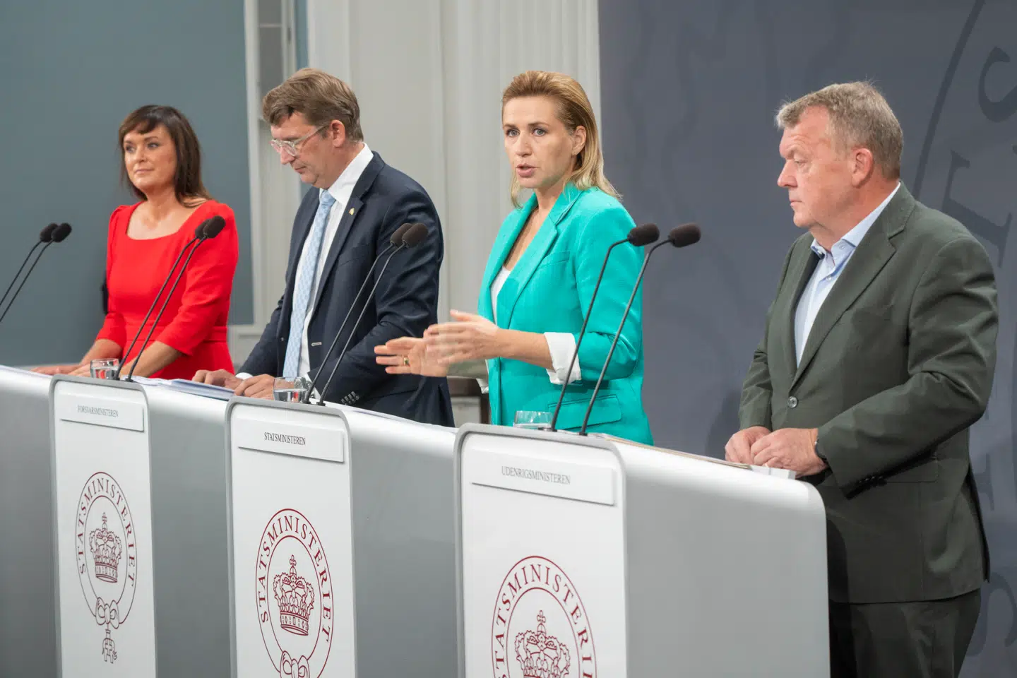 »For os er det afgørende, at man hurtigt kommer hjem i sit nærmiljø,« skriver Sofia Osmani (K) og Christoffer Buster Reinhardt (K). På billedet ses statsminister Mette Frederiksen (S), forsvarsminister Troels Lund Poulsen (V), udenrigsminister Lars Løkke Rasmussen (M) og indenrigs- og sundhedsminister Sophie Løhde (V).