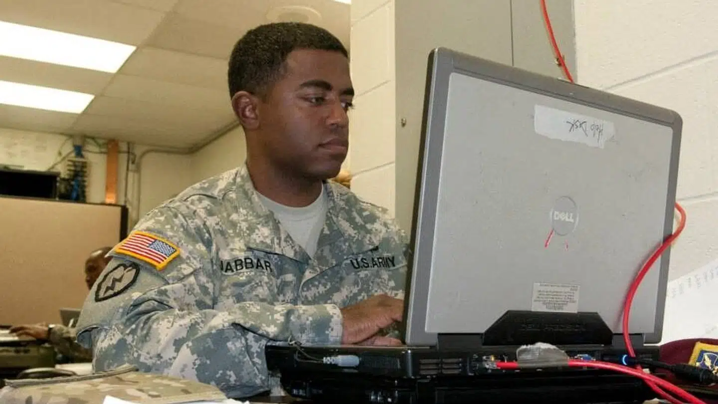 Shamsud-Din Jabbar fik en kristen opdragelse, men siden konverterede han til islam, fortæller hans bror.