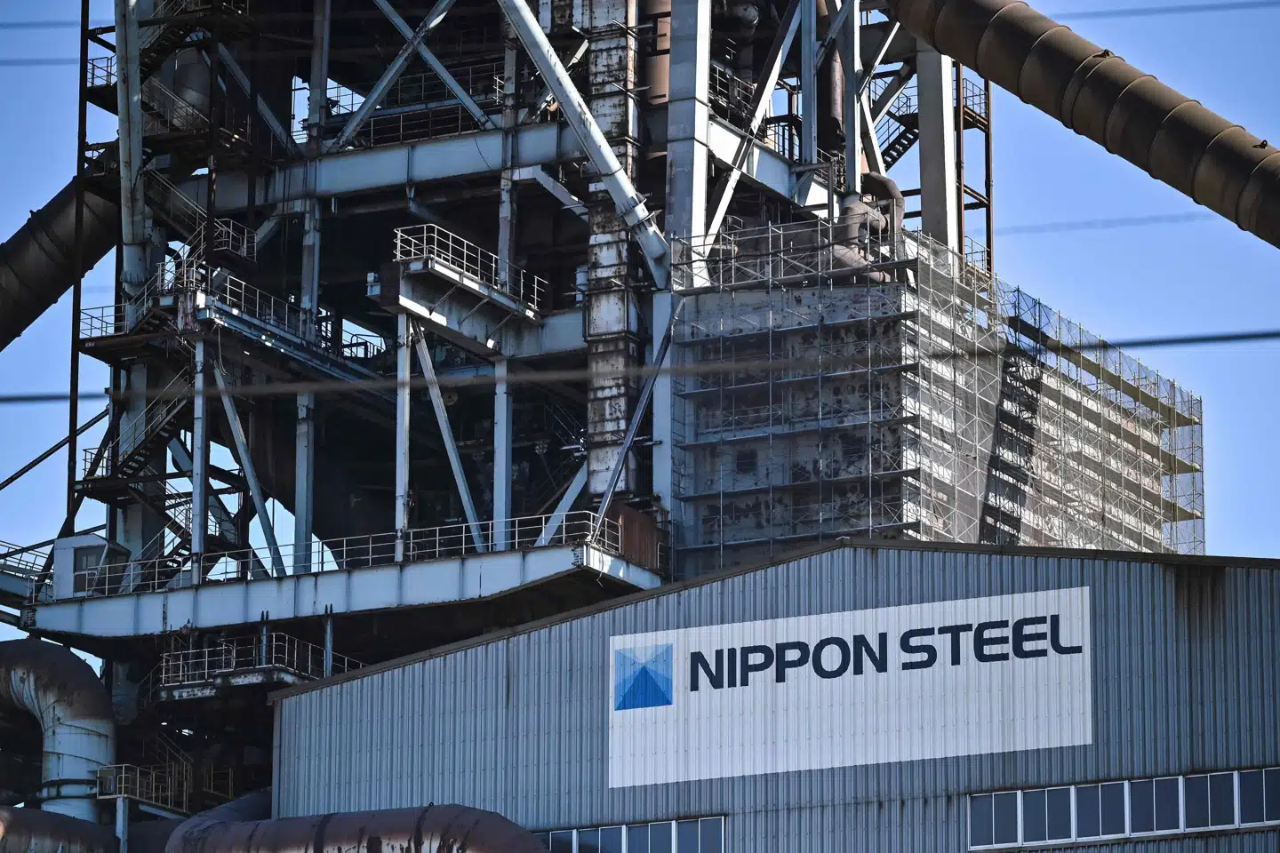 I marts sidste år oplyste U.S. Steel, at det havde indgået en aftale om at blive opkøbt af Japans Nippon Steel for 14,9 milliarder dollar. Det svarer til i omegnen af 108 milliarder kroner. Ifølge flere medier vil Biden blokere for opkøbet. (Arkivfoto).