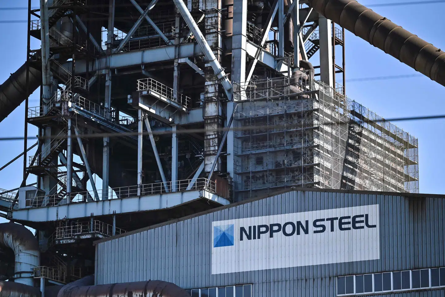 I marts sidste år oplyste U.S. Steel, at det havde indgået en aftale om at blive opkøbt af Japans Nippon Steel for 14,9 milliarder dollar. Det svarer til i omegnen af 108 milliarder kroner. Ifølge flere medier vil Biden blokere for opkøbet. (Arkivfoto).
