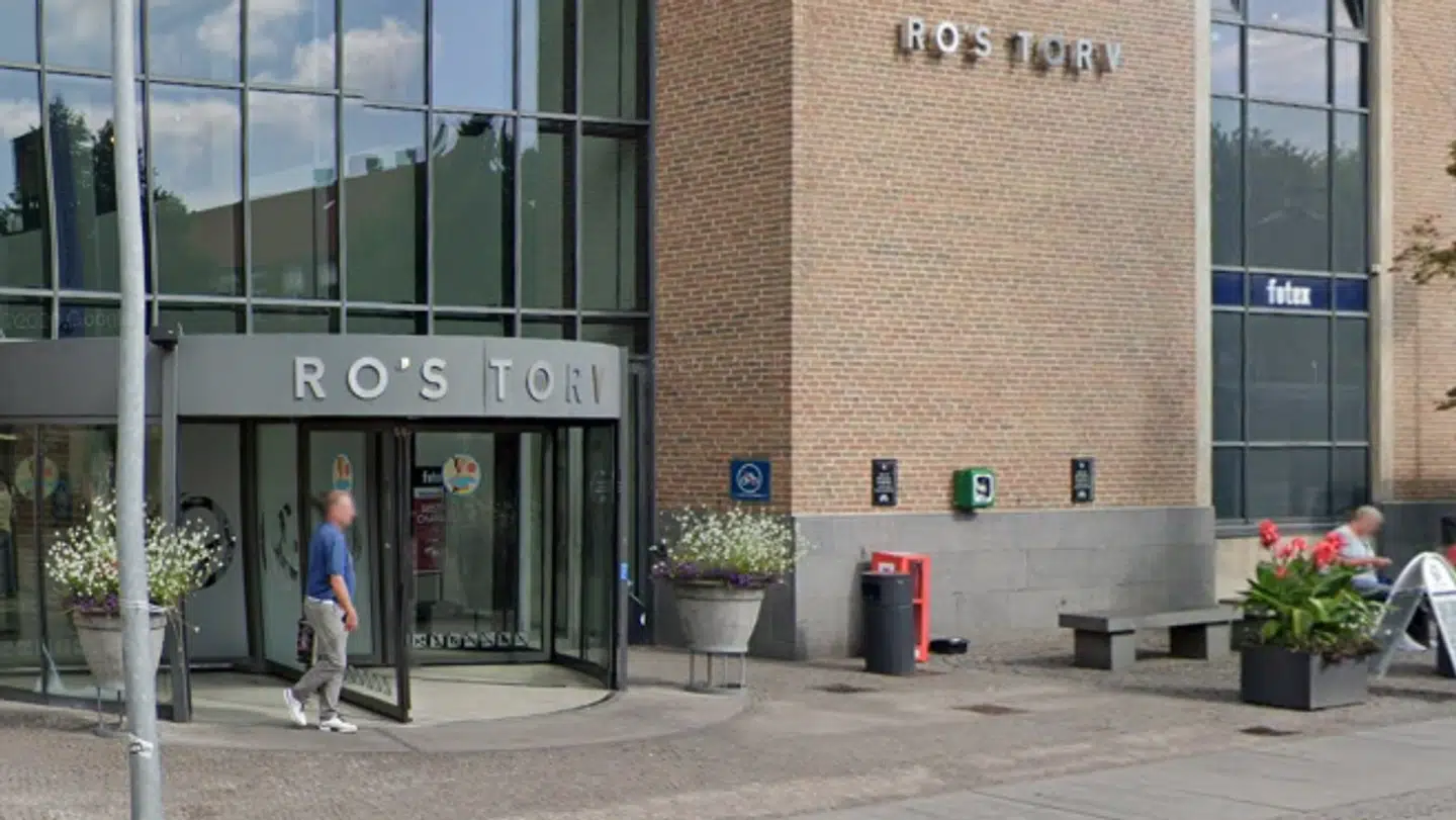 Tøjbutikken Trendstar i indkøbscenteret Ro's Torv i Roskilde er gået konkurs. Her ses en af centerets indgange.