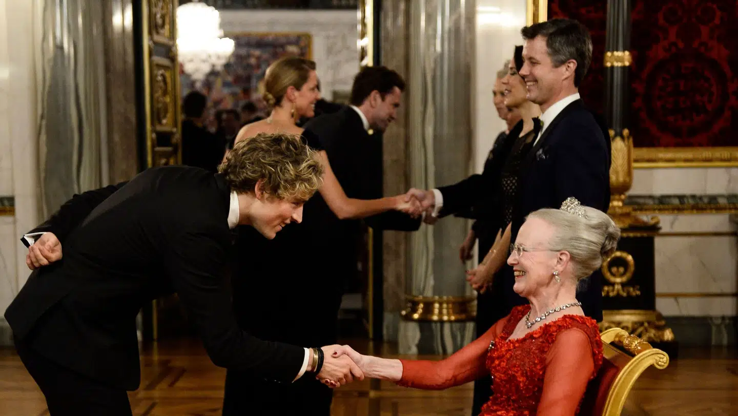 Fra det seneste kulturbal i 2016. Her hilser Christopher på dronning Margrethe.