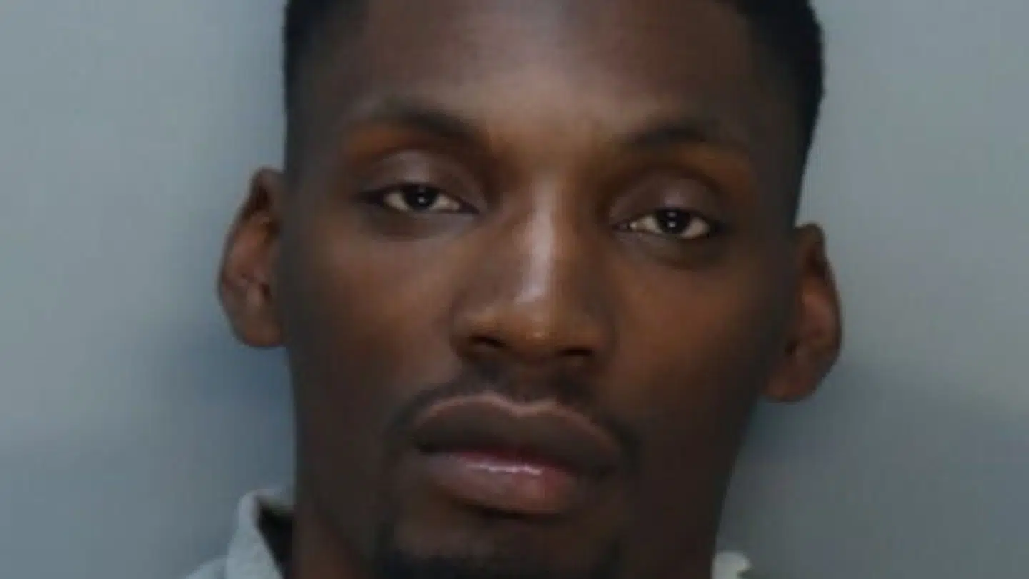 Den amerikanske sprinter Fred Kerley er blevet sigtet for vold i Miami.