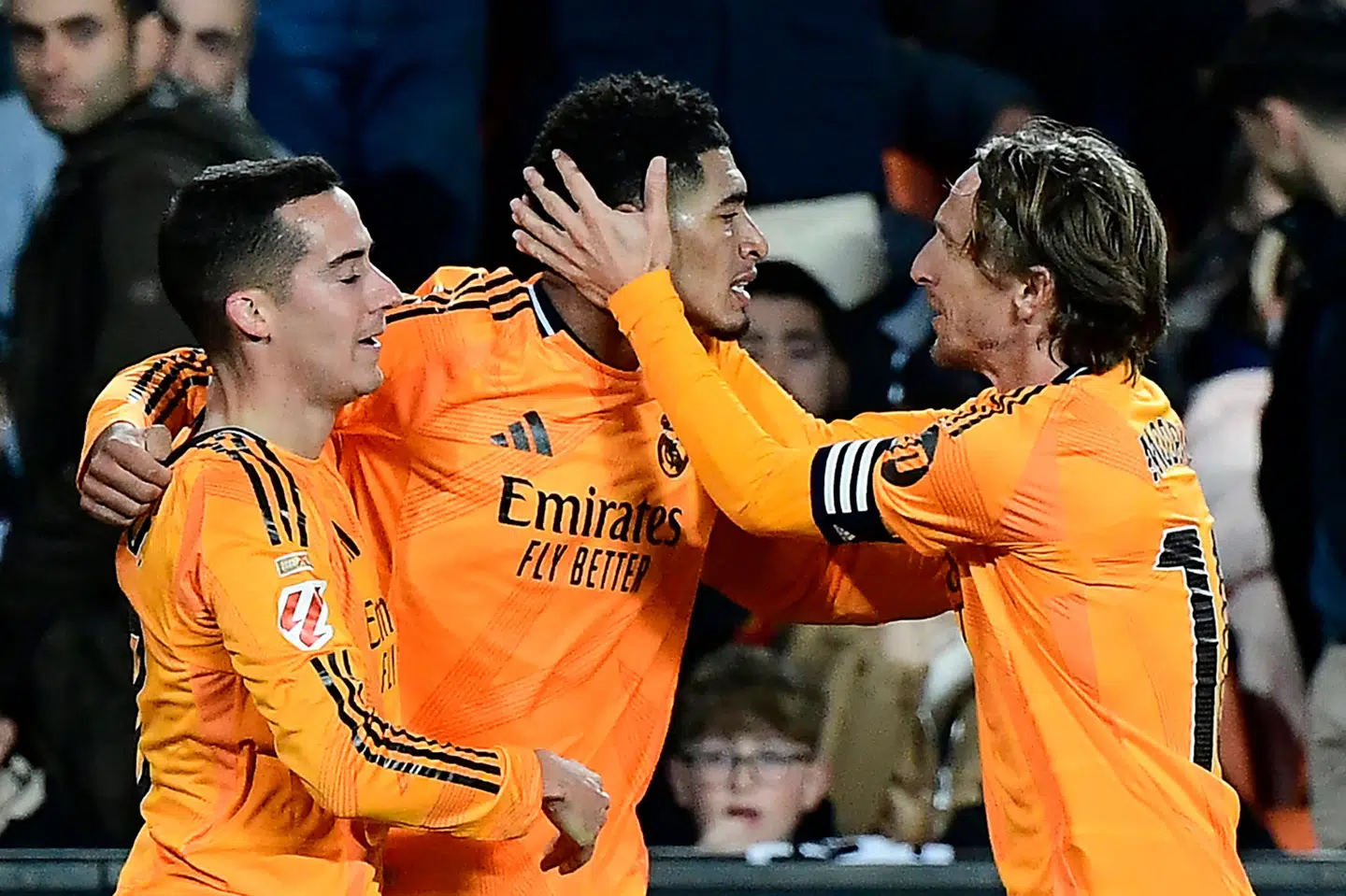 Real Madrid vendte 0-1 til 2-1 mod Valencia i La Liga.