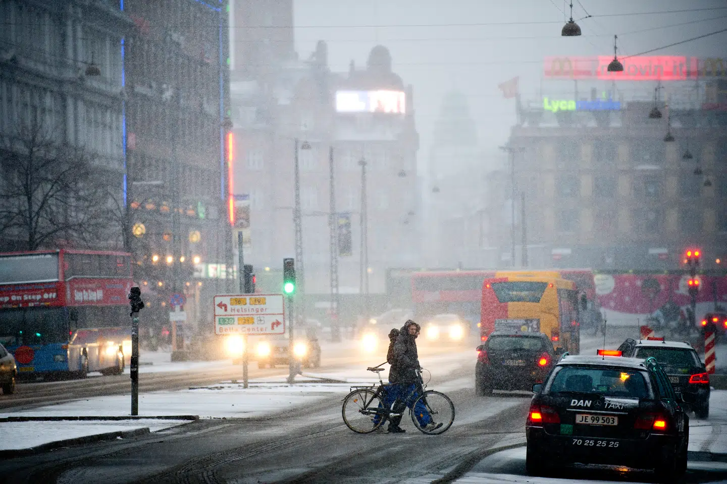 Mandag den 6. januar vil de morgenfriske stå op til et snedækket københavnsområde. Det kan give glatte veje i dagens første timer.