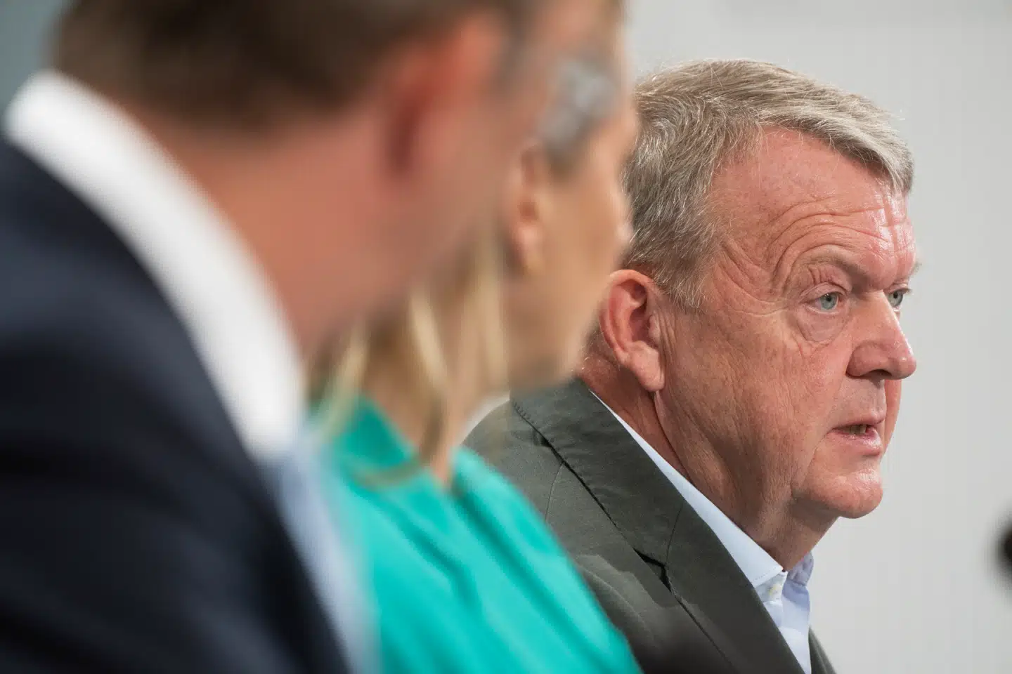 Danmark har fået plads i FNs Sikkerhedsråd. Inden arbejdet går i gang, sender Danmarksdemokraterne og Dansk Folkeparti kritik mod udenrigsminister Lars Løkke Rasmussen (M).