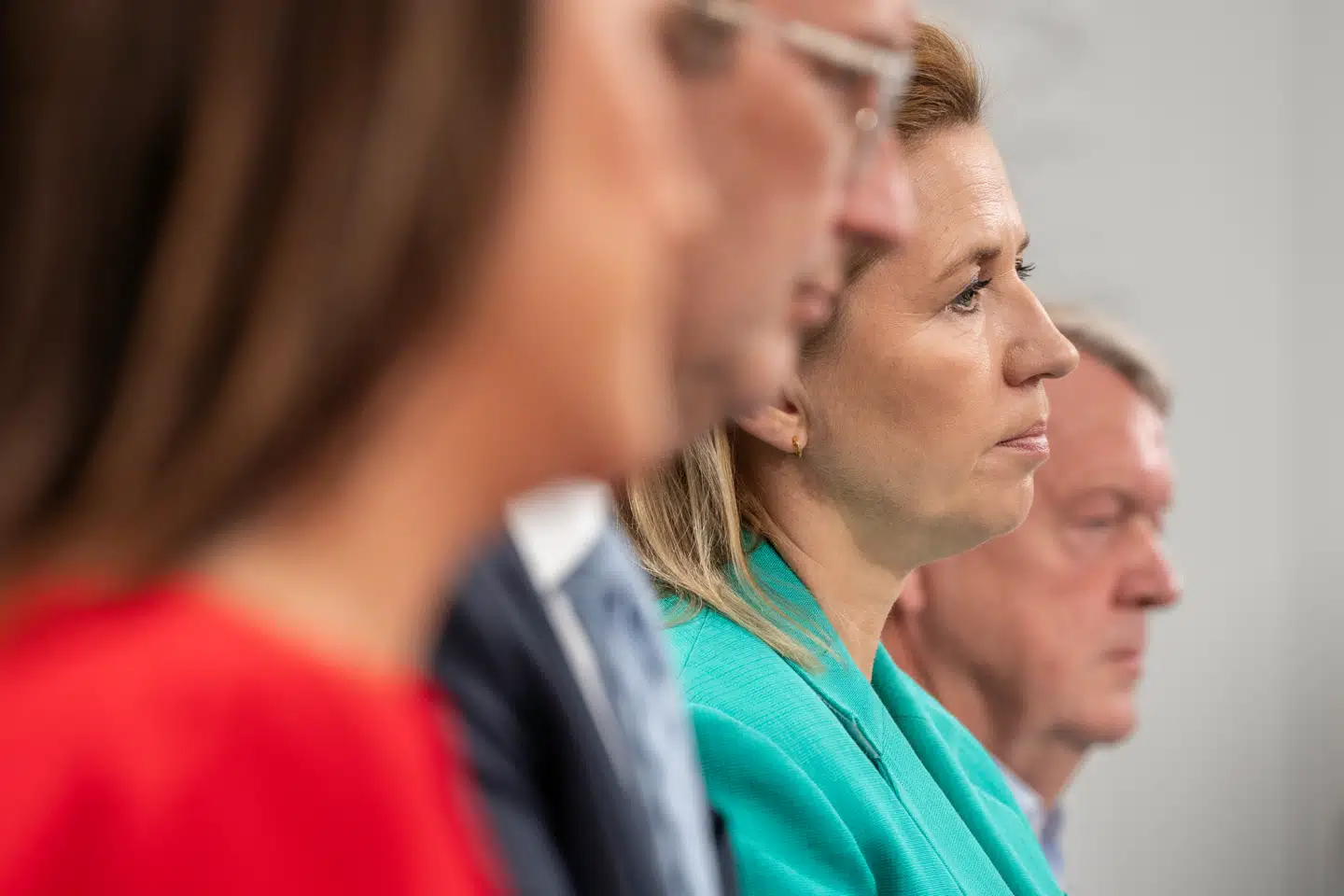 S-borgmestre rundt om i landet frygter ifølge TV 2s politiske kommentator, Hans Redder, at den upopulære regering, som statsminister Mette Frederiksen (S), står i spidsen for, vil smitte af på valget.