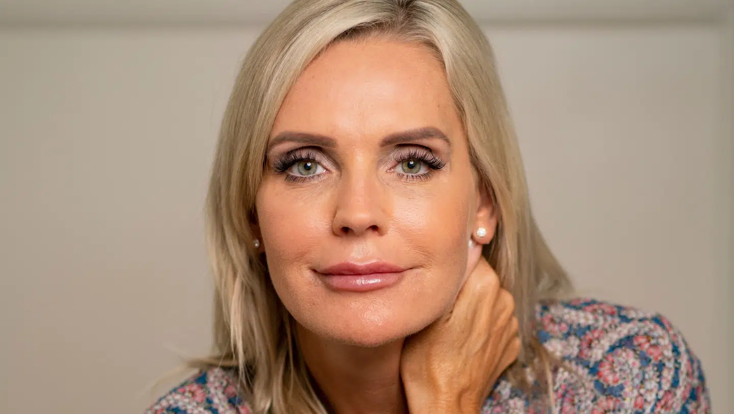 Janni Ree har indleveret sit årsregnskab for sent – og det er ikke prangende tal, der kommer frem. Men det er der god grund til, lover forsidefruen, der har store projekter på vej.