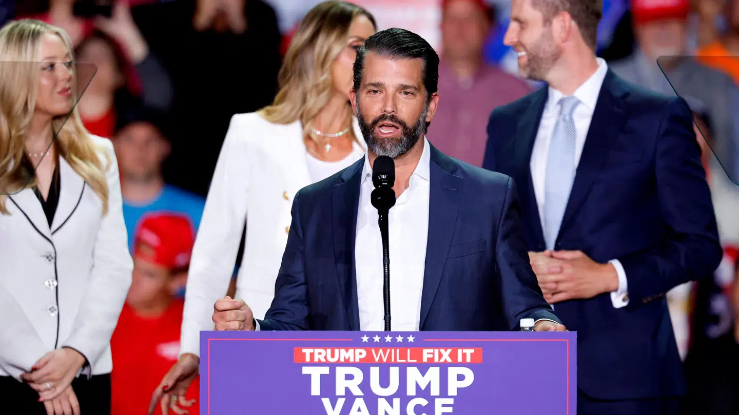 Donald Trump Jr. er ifølge et grønlandsk medie mandag landet i Grønland