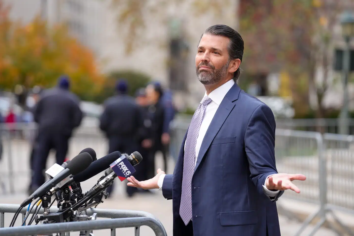Donald Trump Jr. lander ifølge departementschef for udenrigsanliggender, Minnguaq Kleist, tirsdag i Grønland.