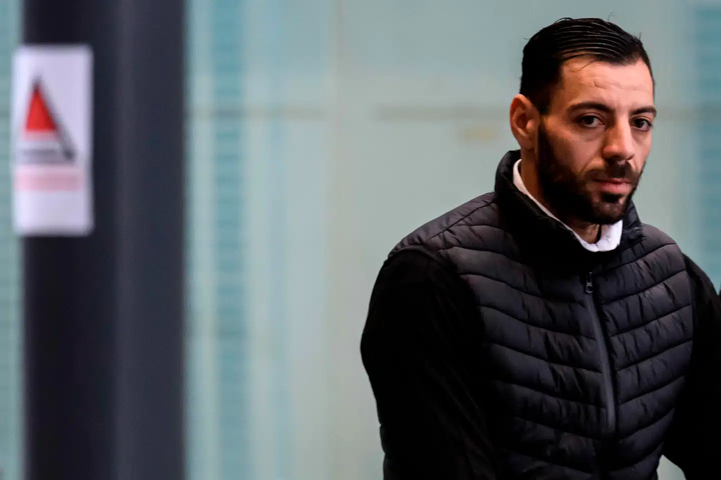 Influenceren »Imad Tintin« blev mandag tiltalt for »direkte opfordring til terrorhandlinger«. Den 31-årige mand har en fortid som soldat i den algeriske hær.