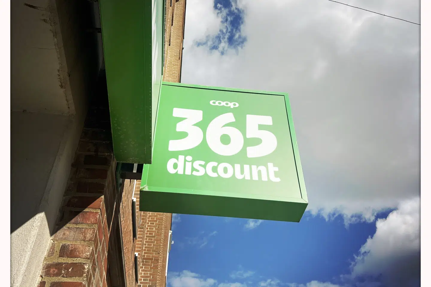 Der bliver færre 365 Discountbutikker, når Salling Group overtager 35 butikker fra Coop. Handlen er dog ikke godkendt af konkurrencemyndighederne. (Arkivfoto).