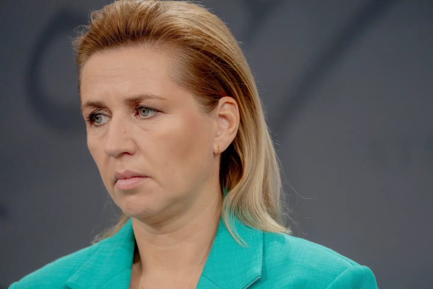 Statsminister Mette Frederiksen (S) må på banen og melde klart fra overfor USAs kommende præsident Trump, mener flere oppositionspartier.