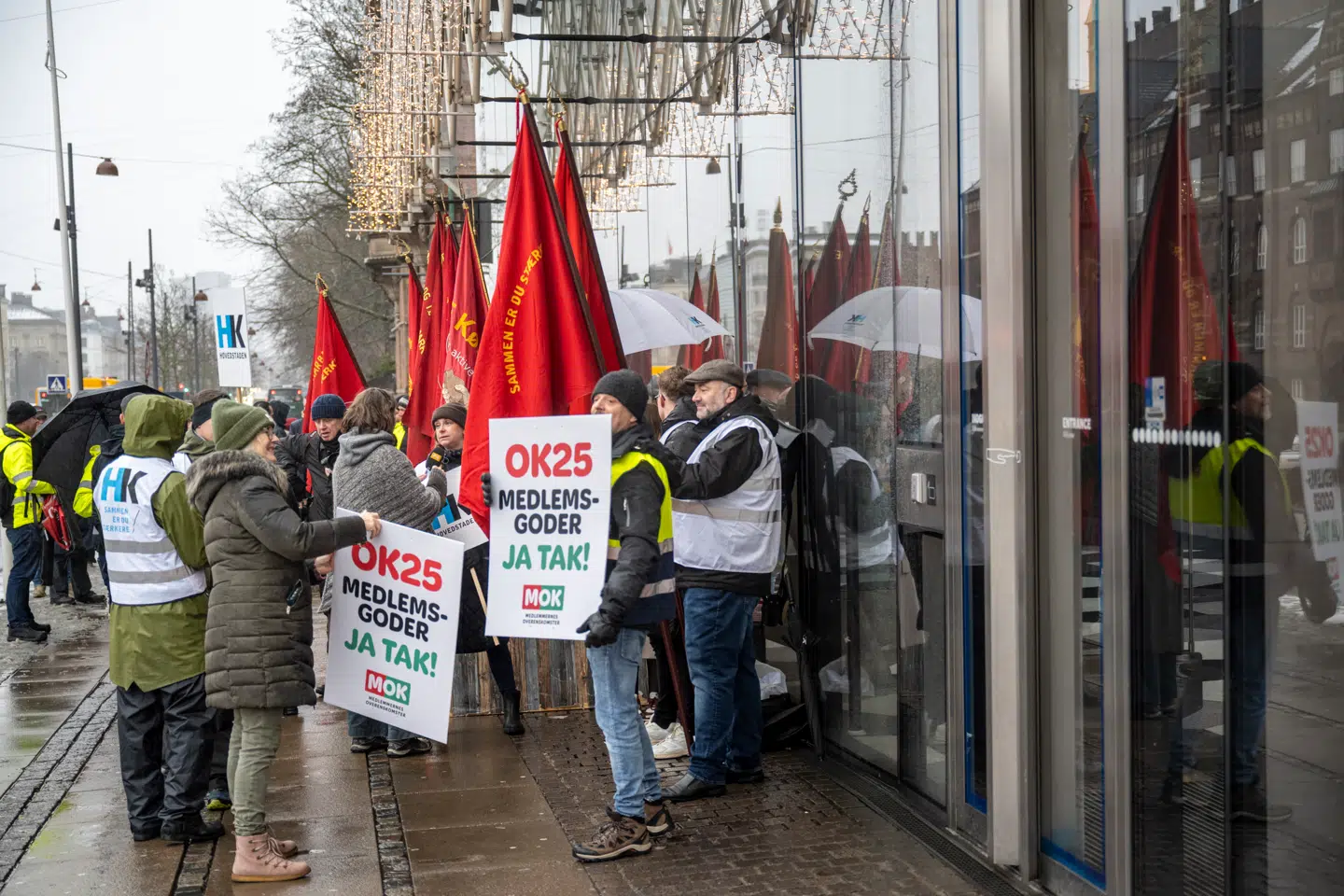 Årets overenskomstforhandlinger blev indledt mandag i Industriens Hus på Rådhuspladsen i København, hvor Dansk Industri (DI) og CI-Industri satte sig sammen for at finde en løsning.