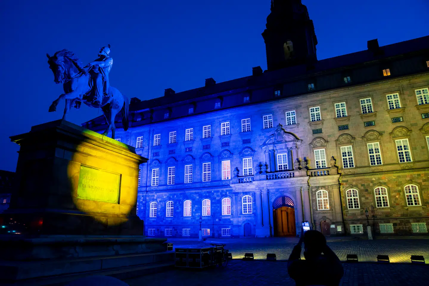 De ukrainske flygtninge, der tilkendes opholdstilladelse efter den såkaldte særlov, bliver henvist til en bolig i landets kommuner efter en national fordelingsnøgle. Siden krigens udbrud er næsten 50.000 personer blevet henvist til bolig i danske kommuner.