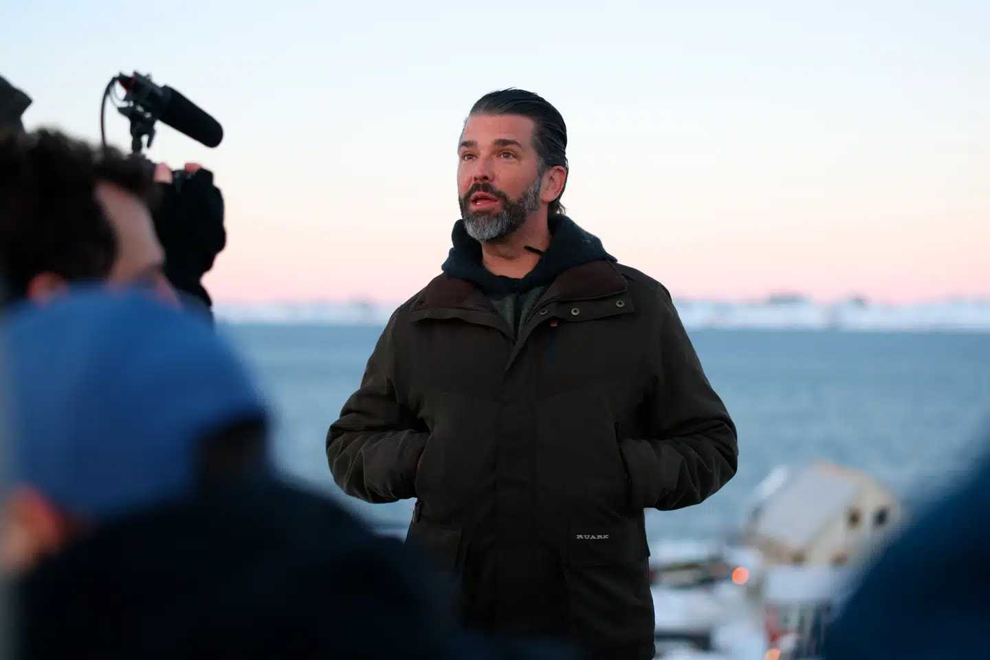 Donald Trump Jr. besøgte som bekendt Nuuk i Grønland i denne uge og interviewede nogle grønlændere, som var positive over for at blive tilknyttet USA, til sin podcast – og ringede sin far op live.